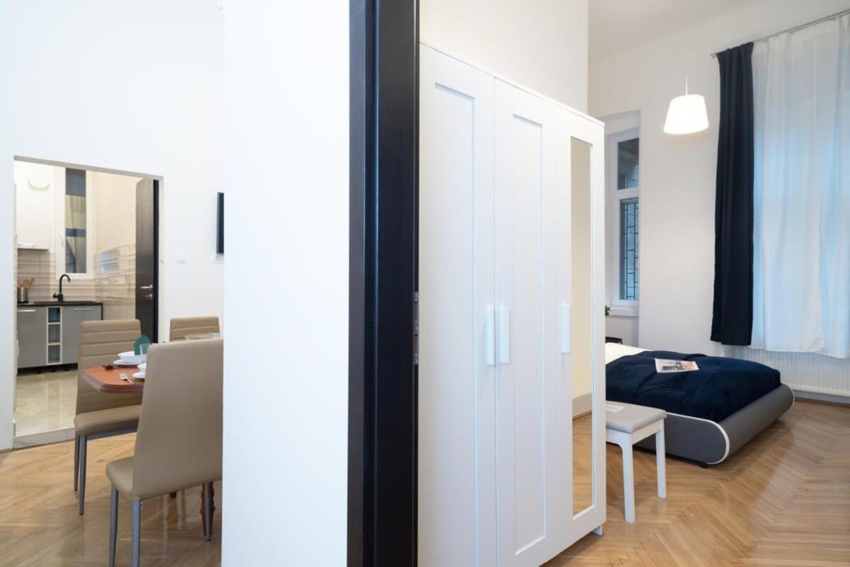 Ultra Central Large Stylish Apartment Budapeşte Dış mekan fotoğraf